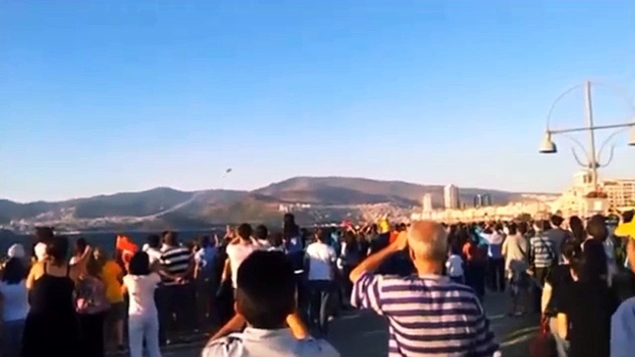 Turkish F-16C EXTREMELY Low Landing - SOLOTURK-Muhteşem gösteri