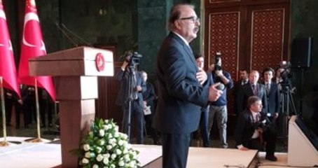 Ferdi Tayfur, Erdoğan'a "Sigarayı Bıraktım" Şarkısını Söyledi