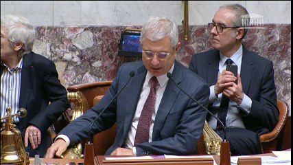 Collard attaque Valls sur les menaces de Daech contre le FN