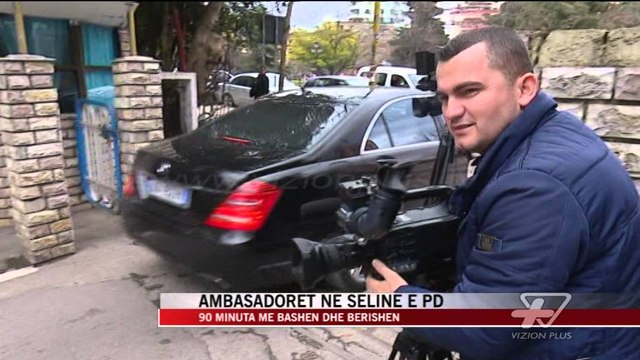 Ambasadorët Lu e Vlahutin në selinë e PD - News, Lajme - Vizion Plus