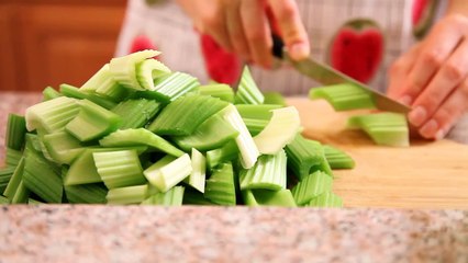 Celery stew (khoresht karafs) recipe