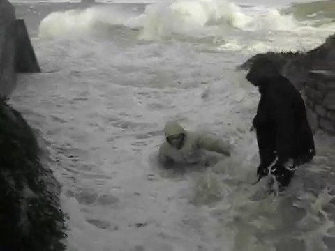 Il sauve un couple de retraités de la noyade