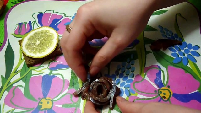 Цветы из сельди. Как красиво оформить сельдь. Закуски из рыбы