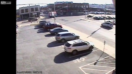 COMO DEMOLER UN EDIFICIO CON UN COCHE (720p)