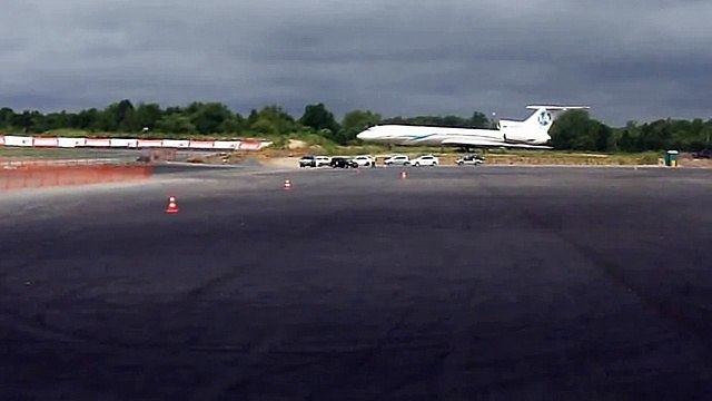 Одно из контрольных упражнений курса Повышение водительского мастерства