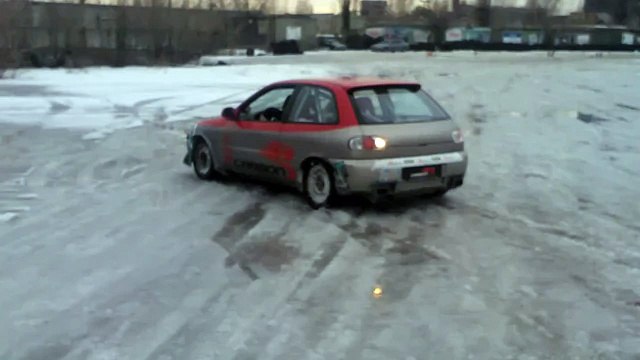 Оригинальный подарок на 8 марта для любимых женщин. Контраварийное и экстримальное вождение