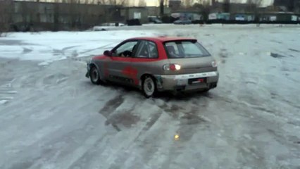 Оригинальный подарок на 8 марта для любимых женщин. Контраварийное и экстримальное вождение