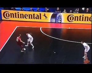 Ricardinho with the best Futsal goal ever.