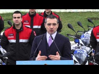 Report TV - Policët me motorë të rinj të fuqishëm, paradë tek "Nënë Tereza"