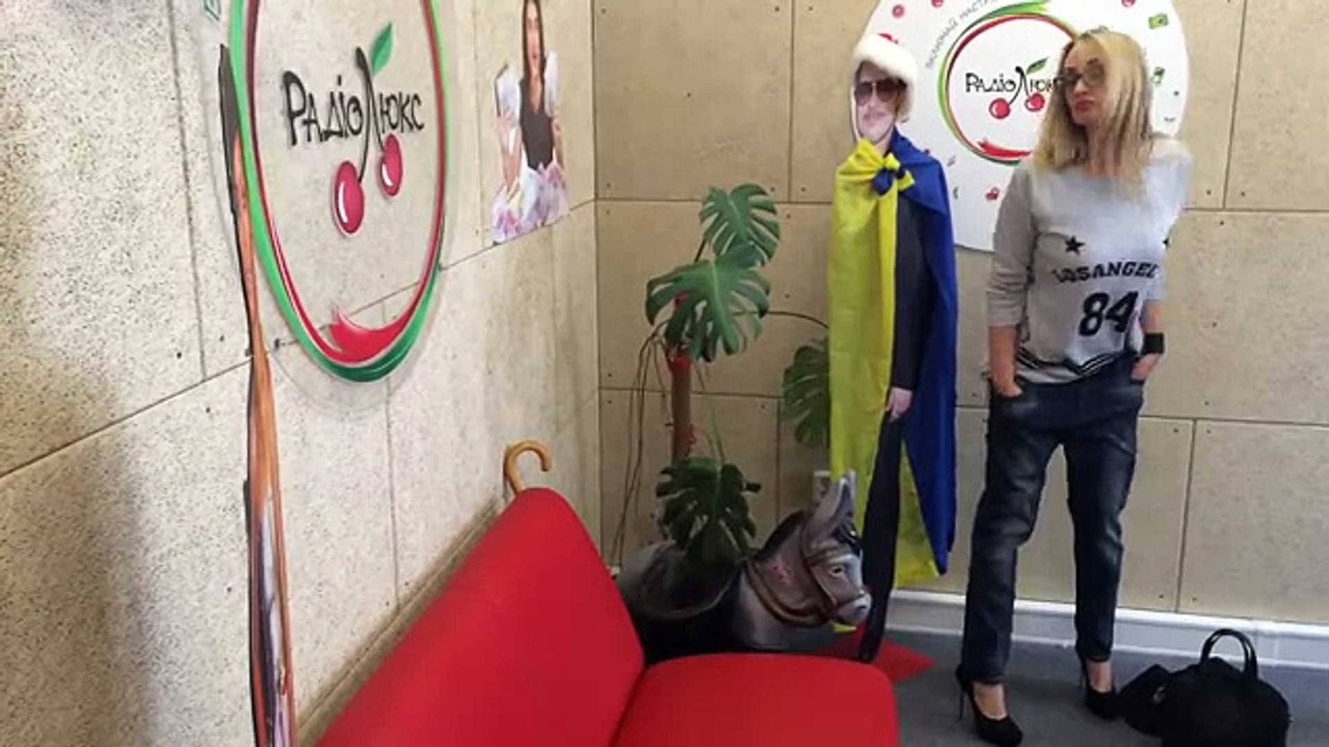 Ленинград Экспонат- версия ведущих Люкс ФМ