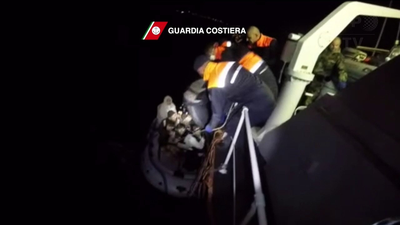 Grèce: les garde-côtes italiens sauvent 91 migrants