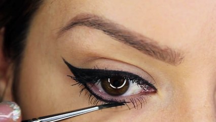 Tải video: 6 Eyeliner Styles - MakeUp Tutorial _ Shonagh Scott _ ShowMe MakeUp