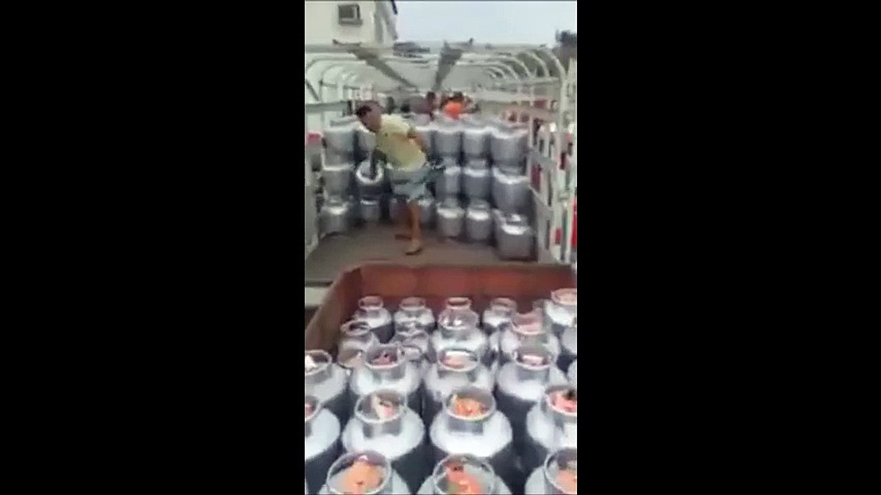 Gas Cylinder loading