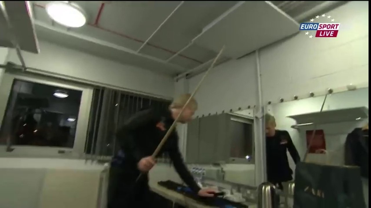 Neil Robertson finds out that Chelsea lost - World Snooker championship 2014