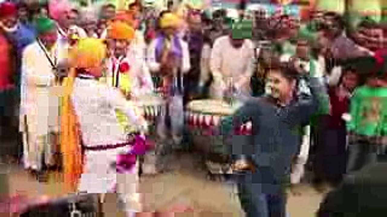 Delhi College Girl dancing on Rajasthani folk music at Red Fort, India