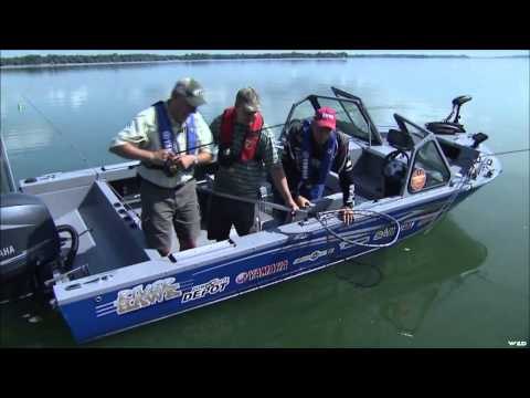 Canadian Sportfishing - Fishing for Bass Walleye on Bay of Quinte