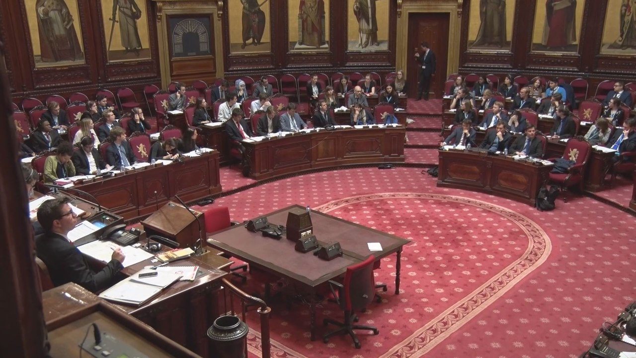 Le parlement occupé par des jeunes pendant les vacances de carnaval