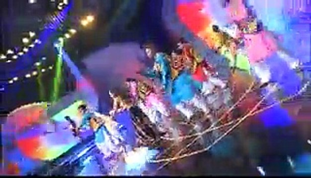 Ayesha Omer dance Performance l Lux Style Awards 2015 l on Tutti Fruti item son