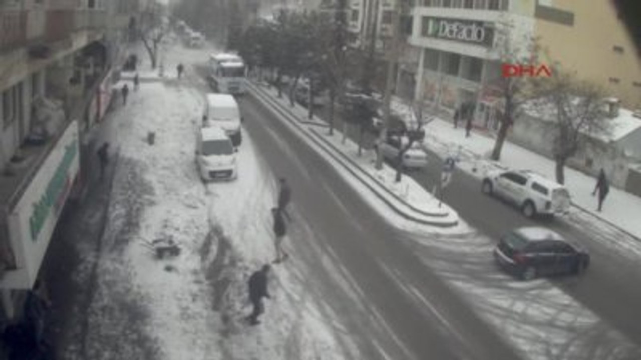 Bitlis Bir Kişinin Ölümüne Neden Olan Karın Düş...