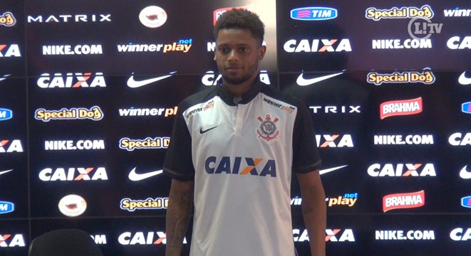 André é apresentado no Corinthians e quer esquecer polêmicas fora de campo