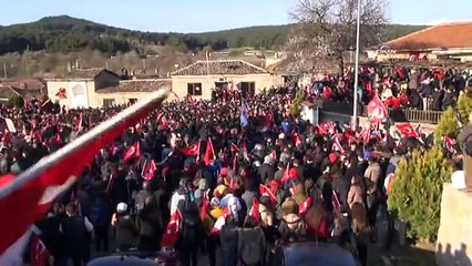 Binlerce genç, 'Çanakkale Millete Yasaklanamaz' diye haykırdı