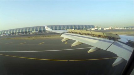 Скачать видео: Emirates Airlines Landing at Dubai Airport DXB -HD-