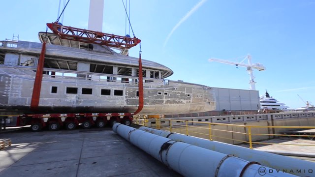 Moving Dynamiq Yachts' D4 Megayacht