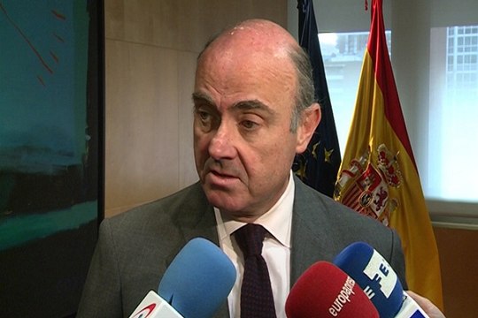 Guindos garantiza que el PIB crecerá al menos un 3%