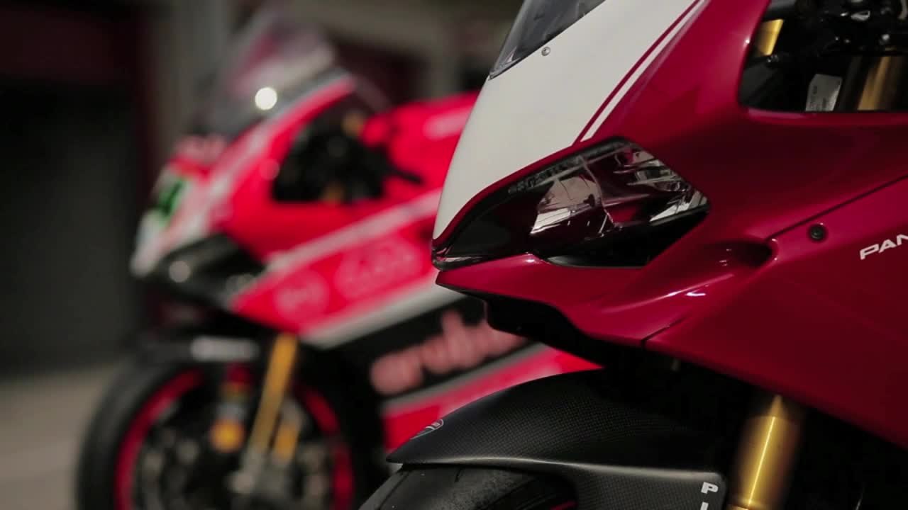 Ducati Panigale R and Panigale R Superbike