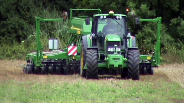 JOHN DEERE 6930 prenium et semoir 750 A