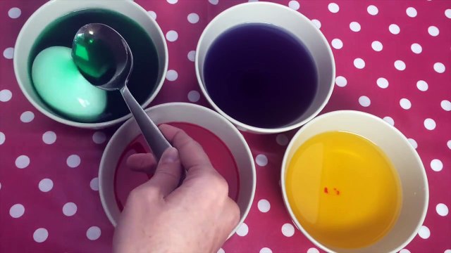Coloring Easter Eggs DIY How To Dye Easter Eggs At Home Osterei Huevos de Pascua