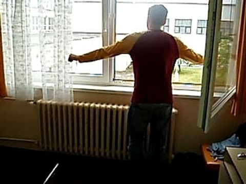 Nono fait son streching tcheque