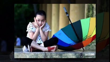 Bé trai 6 tuổi hỏi tổng đài 1080 cách cua gái - Tuổi nhỏ tài cao