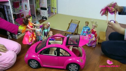 ELSA, ANNA, their kids and Olaf go to the POOL with Barbie and the Secret Door characters