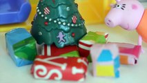 Pig George Da Familia Peppa Pig Ganha Presente de Natal do Papai Noel!!! Em Portugues Toto