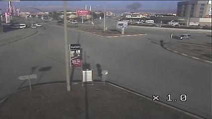 Dikkatsiz sürücüler mobese kameralarına takıldı