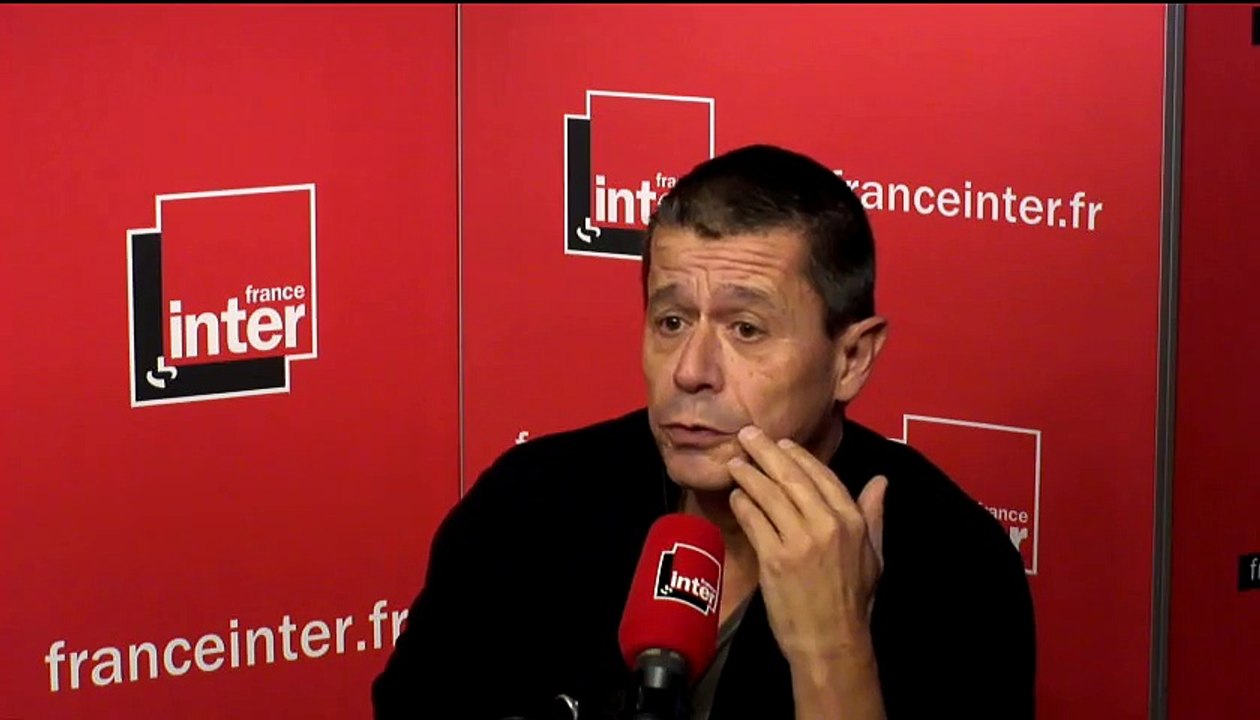 Emmanuel Carrère : "Je ne crois pas beaucoup à l’objectivité, je préfère revendiquer la subjectivité"