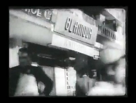 This clip is taken the movie LAHORE circa 1949, legendary performance of Nargis, Karan Dewan and Om Parkash. Melodies of Sheyam Sundar Duniya Hamarey Piyar Ki and Baharien Phir Bhe Aien Ge.