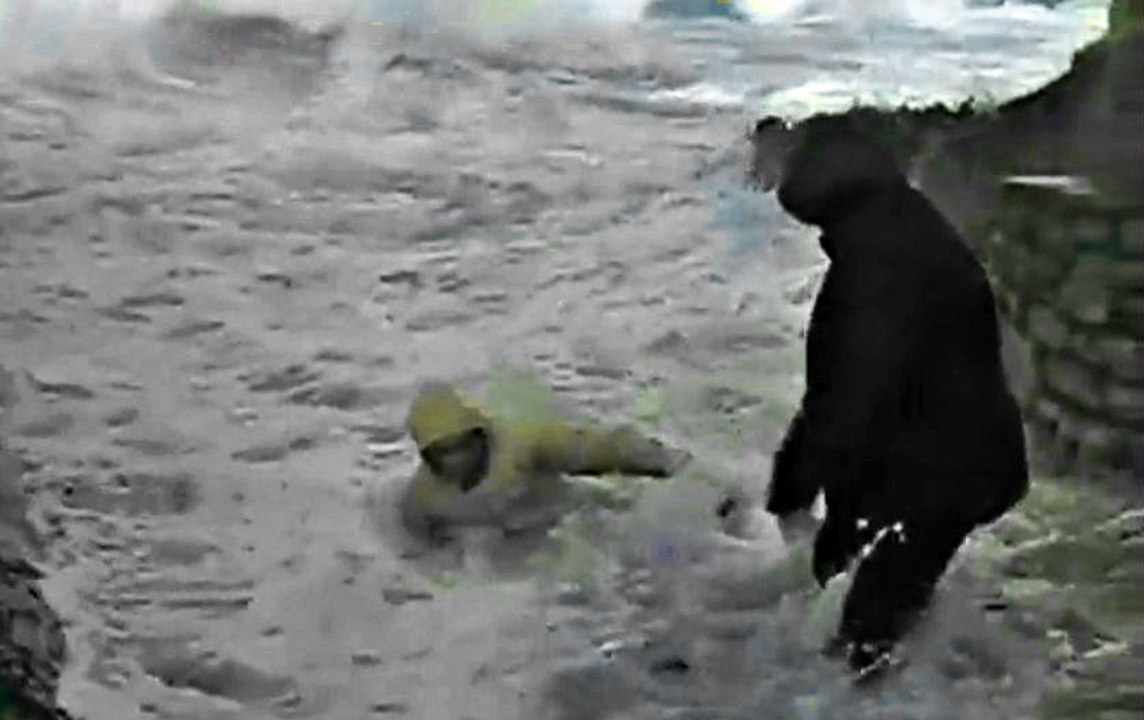 This Why You Avoid The Beach During A Storm