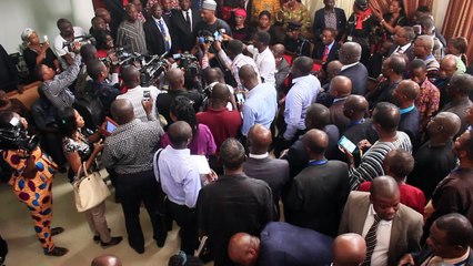 Des députés ghanéens pleurent leur collègue assassiné