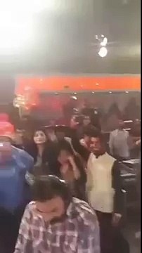 See how Waqar Zaka Teasing Qandeel Baloch Hilarious