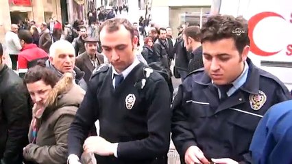 Suriyeli kız çocuğunu darp edip yerde sürüklediler