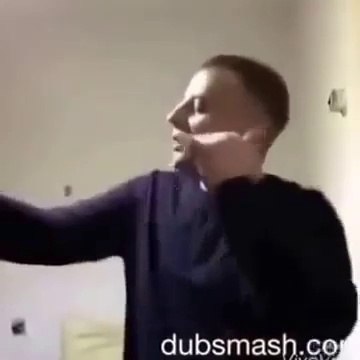 Окей Гугл OK Google, найди мне кого нибудь, кто круче меня. Парень зажигает