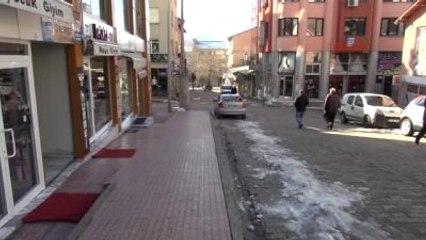 Tunceli'de Kepenkler Kapalı