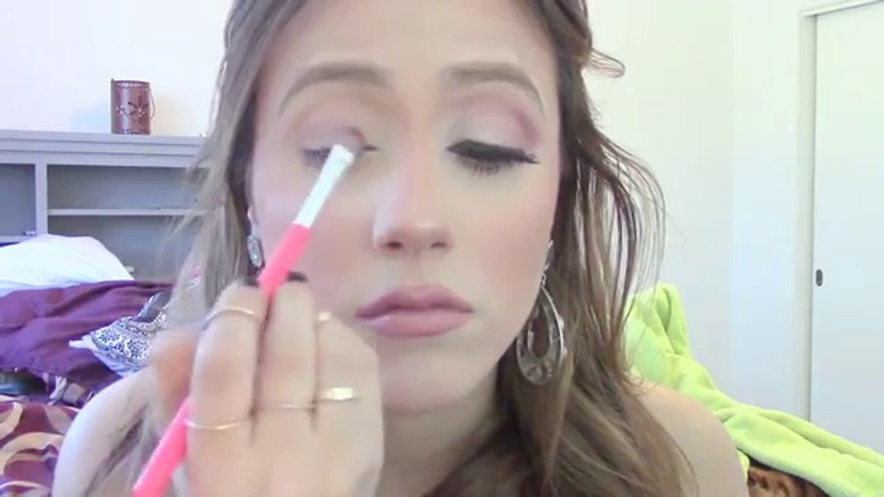 Soft Romantic Pink & Purple Smokey Eye - Valentines Day Makeup Tutorial (1)