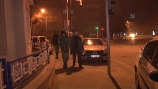 Polis Merkezi Yakınında Kaçak Kazı Yaparken Yakalandılar