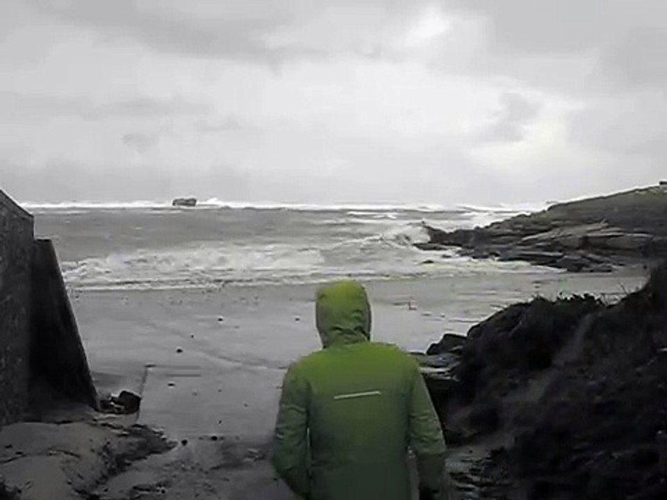 Un couple de retraités emporté par les vagues dans le Finistère
