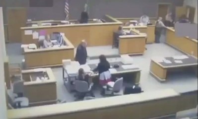 Un prisonnier s'échappe du tribunal avec ses menottes