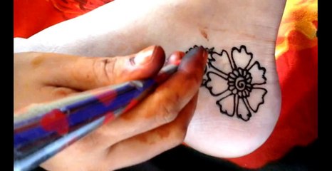 simple & Elegant Arabic mehndi design for legs 2016
