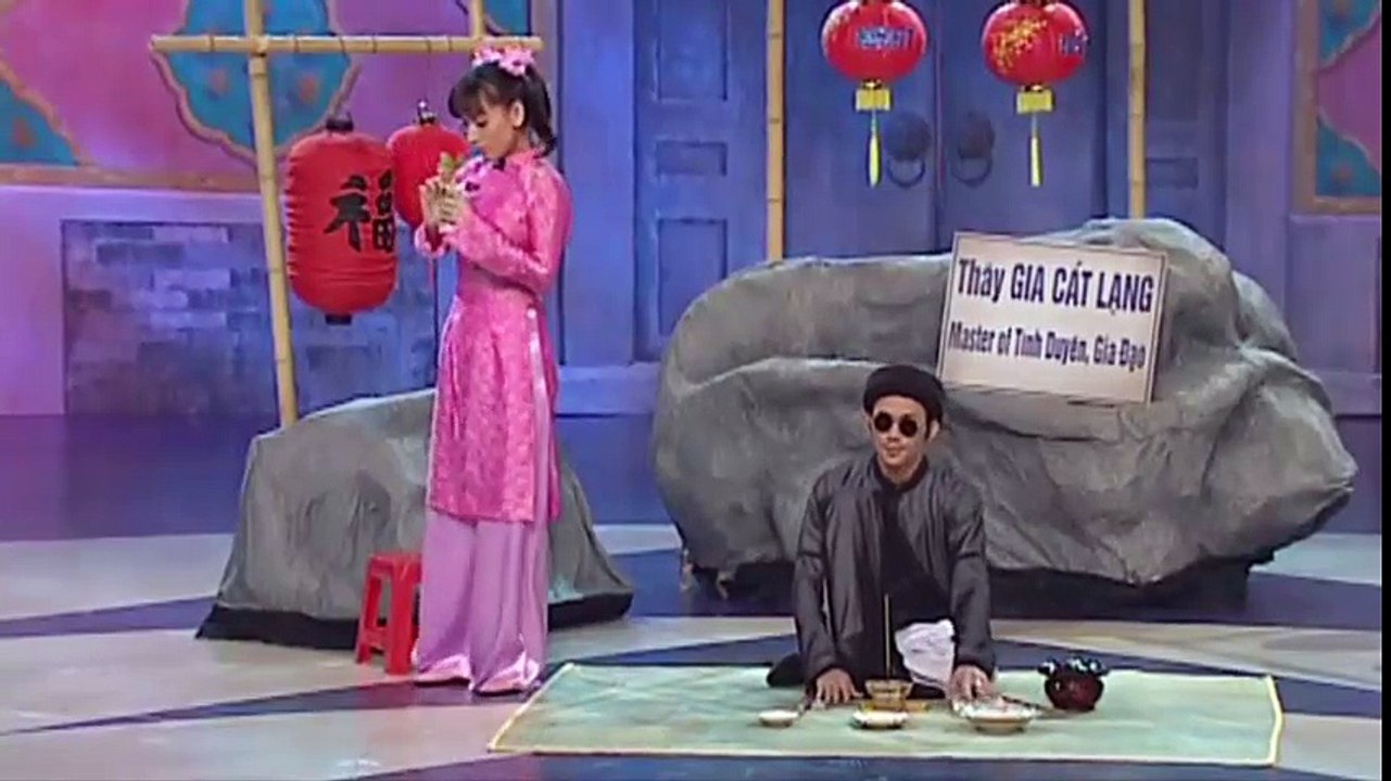 Hài Hoài Linh, Phi Nhung lúc còn trẻ - Gieo quẻ đầu năm